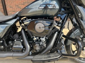 2025 Harley-Davidson Street Glide FLHX thumb 1
