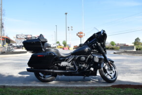 2025 Harley-Davidson Street Glide® Ultra thumb 3