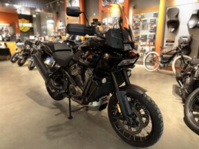 2022 Harley-Davidson<sup>®</sup> Pan America™ 1250 Special Black thumb 3