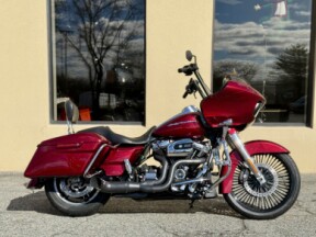 2017 Harley-Davidson<sup>®</sup> Road Glide<sup>®</sup> Special FLTRXS thumb 3