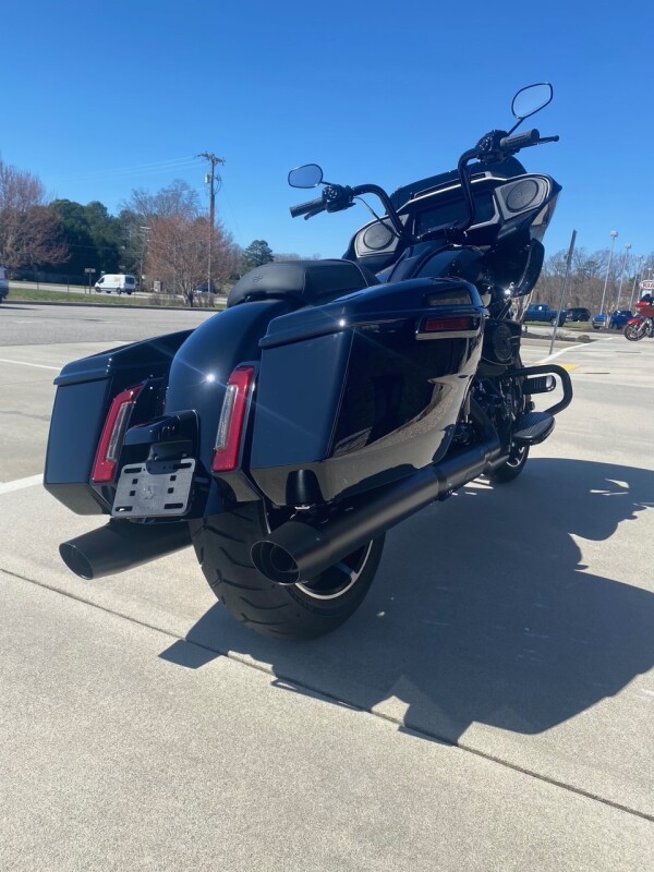 2025 Harley-Davidson Road Glide Vivid Black - Black Finish - Photo 6