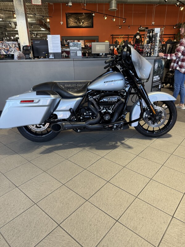 2019 FLHXS Street Glide Special