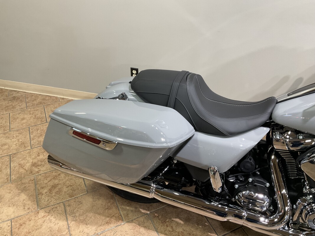 2025 Harley-Davidson Street Glide Billiard Gray FLHX - Photo 5