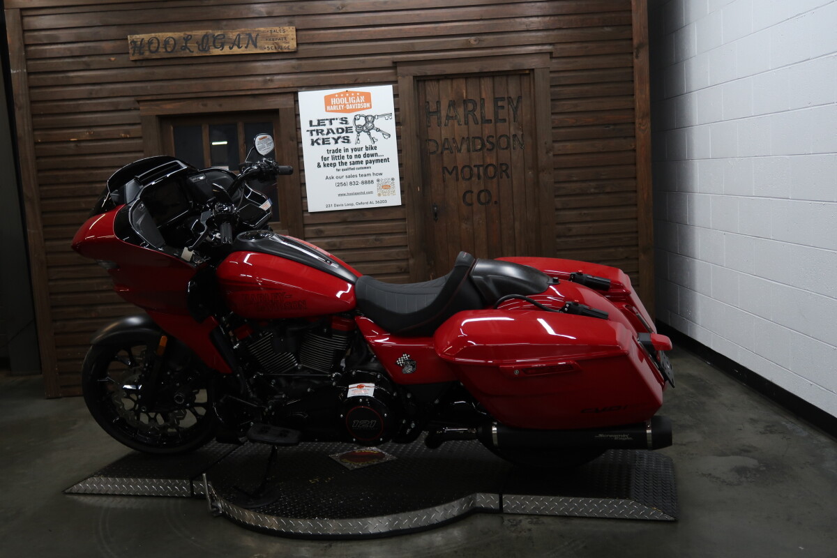 2025 Harley-Davidson CVO Road Glide ST RALLY RED - Photo 5