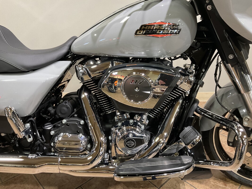 2025 Harley-Davidson Street Glide Billiard Gray FLHX - Photo 2