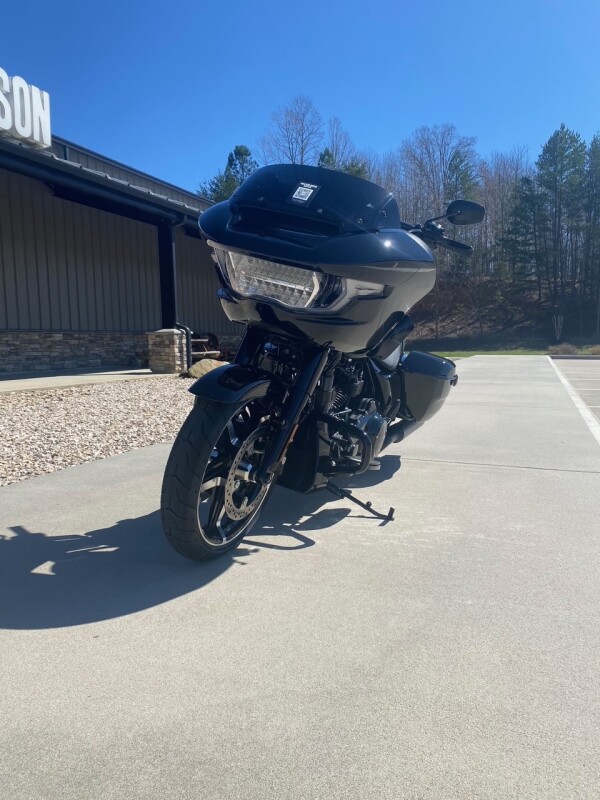 2025 Harley-Davidson Road Glide Vivid Black - Black Finish - Photo 2