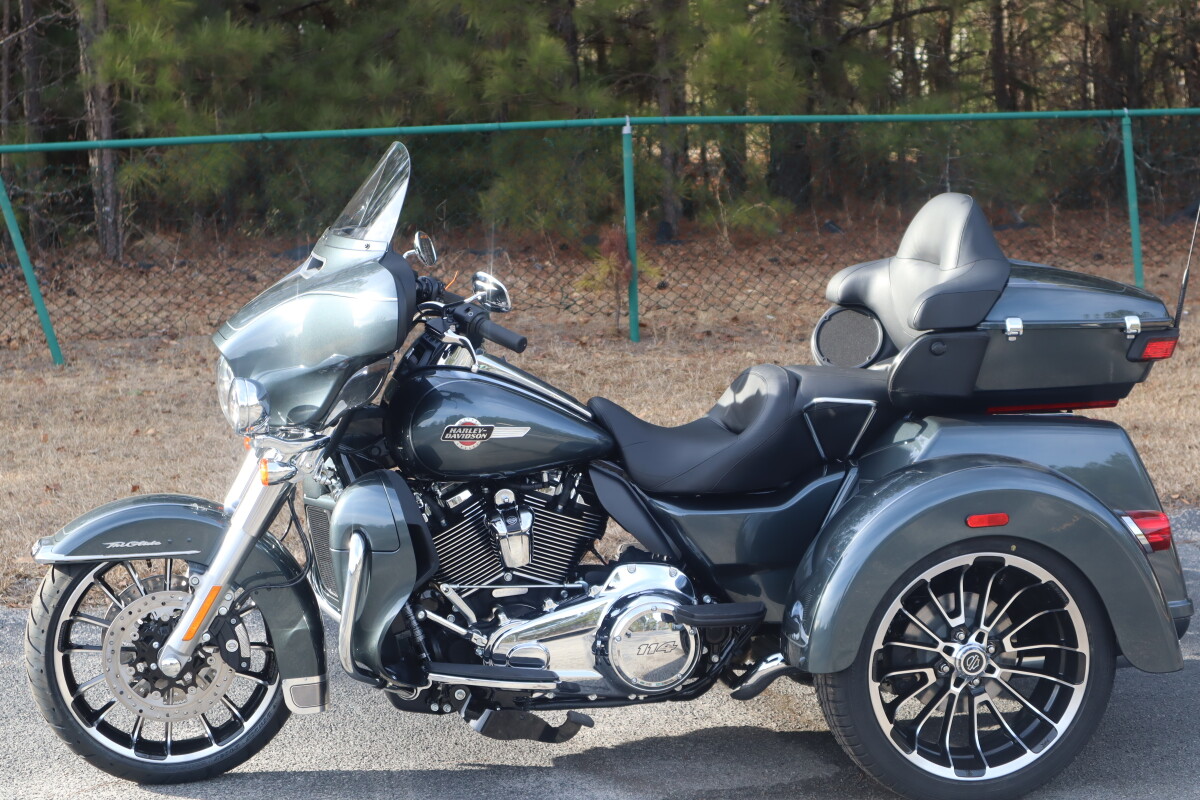 2025 Harley-Davidson Tri Glide Ultra FLHTCUTG - Photo 2