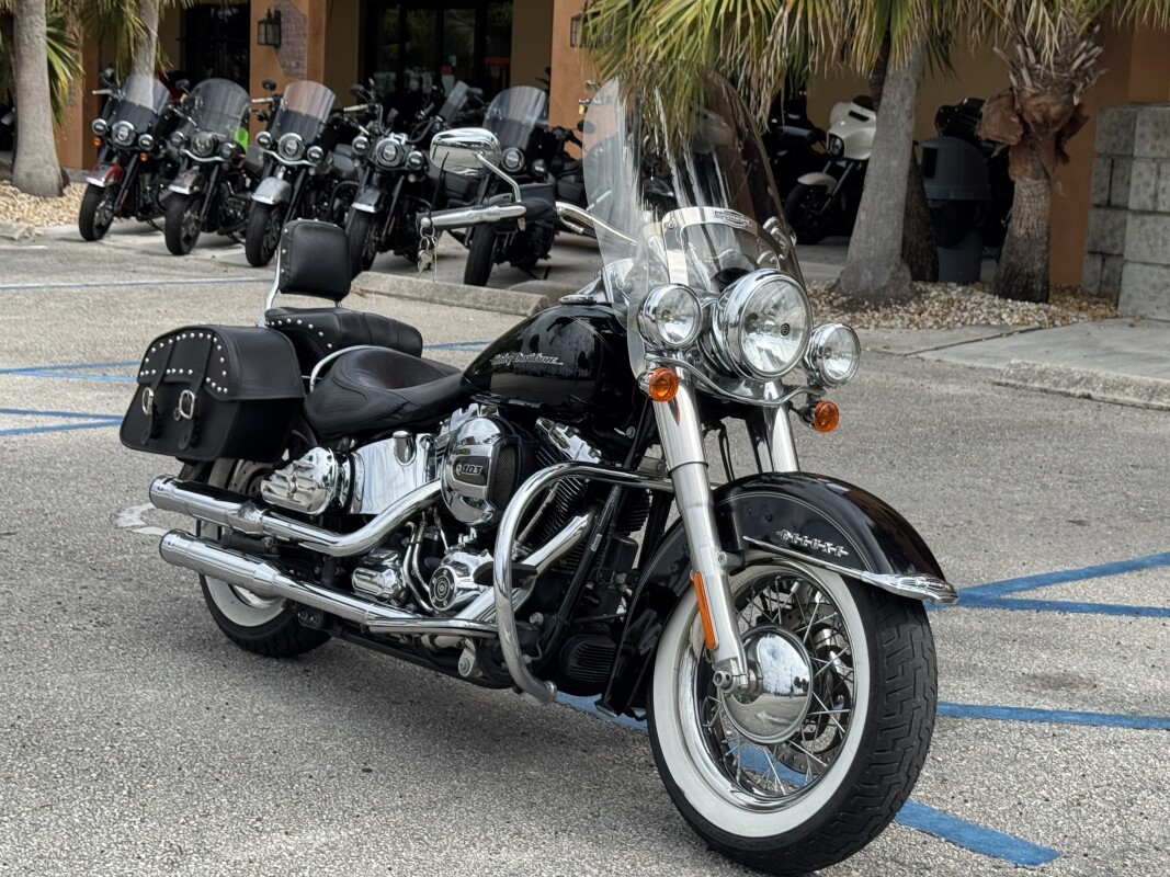 Softail Deluxe - Photo 2