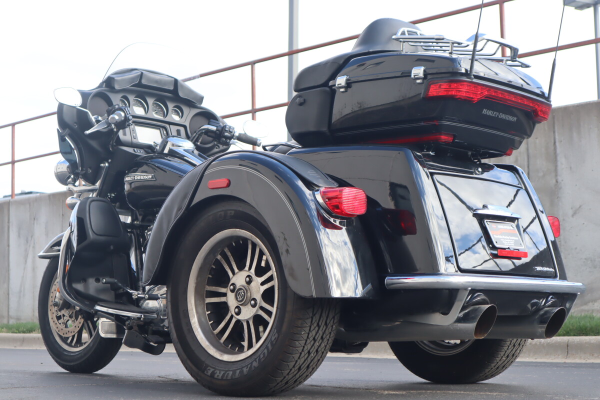 2015 Harley-Davidson Tri Glide Ultra FLHTCUTG - Photo 6