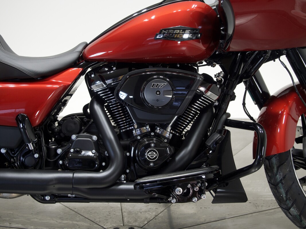 2025 Harley-Davidson FLTRX Road Glide in Brilliant Red - Photo 4