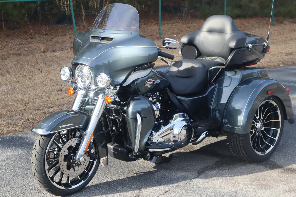 2025 Harley-Davidson Tri Glide Ultra FLHTCUTG - Photo 4