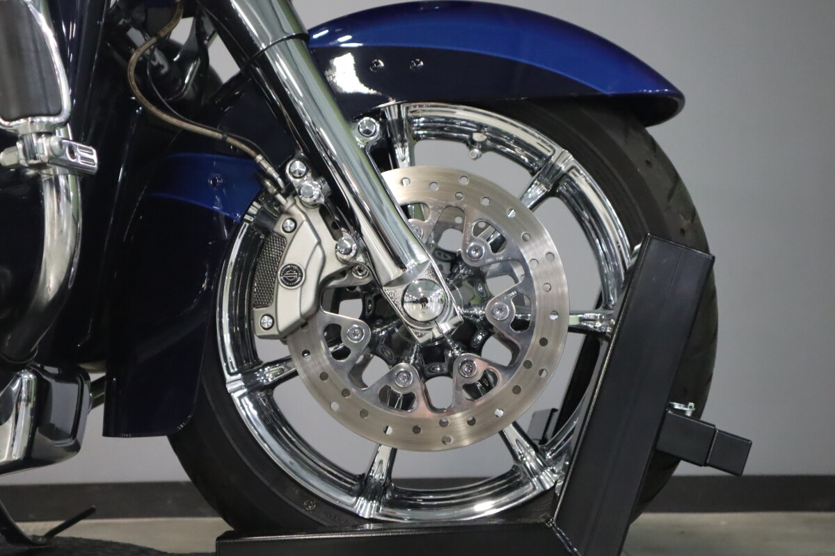 2015 Harley-Davidson CVO Road Glide Ultra - Photo 10
