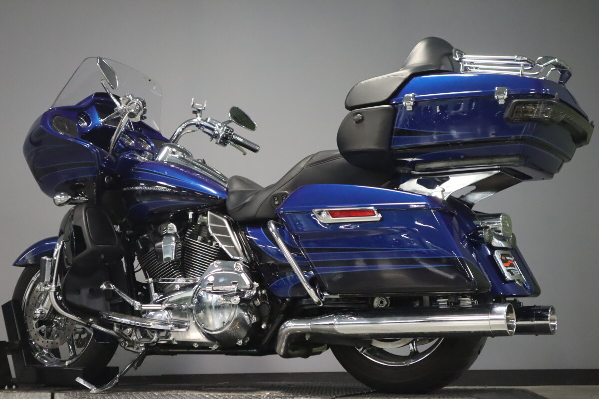 2015 Harley-Davidson CVO Road Glide Ultra - Photo 6