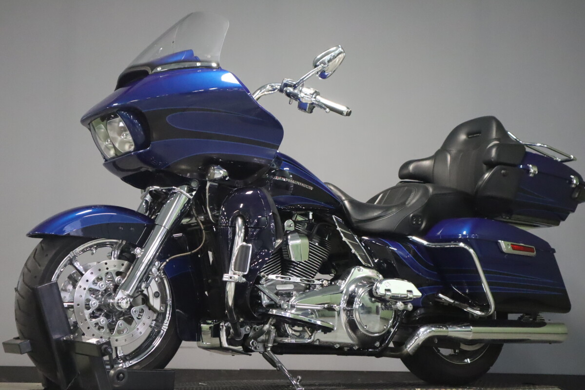 2015 Harley-Davidson CVO Road Glide Ultra - Photo 4