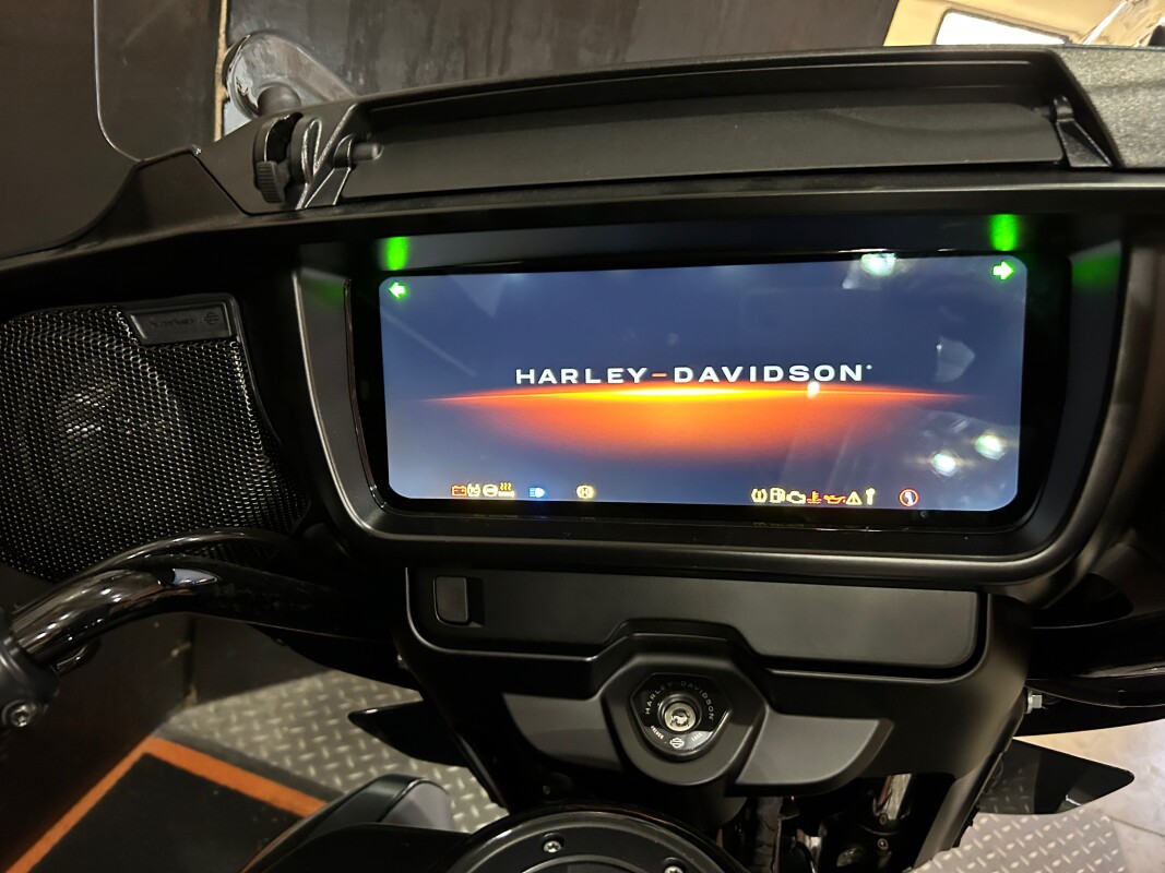 2025 H-D FLHXU Street Glide Ultra 117ci - Photo 2