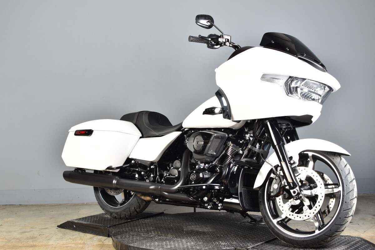 2025 Harley-Davidson Road Glide FLTRX - Photo 2