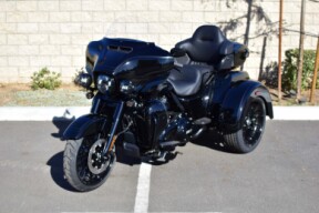 2025 Harley-Davidson® Tri Glide™ Ultra FLHTCUTG thumb 0