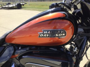 2023 FLHXSE CVO™ Street Glide® thumb 3