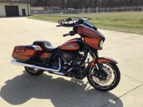 2023 FLHXSE CVO™ Street Glide® thumb 2