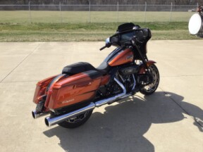 2023 FLHXSE CVO™ Street Glide® thumb 1