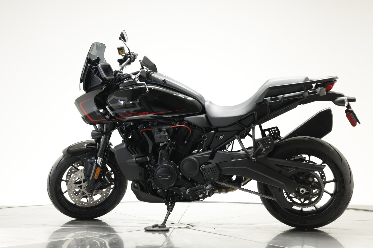 2025 Harley-Davidson RA1250ST Pan America 1250 ST in Vivid Black with 10 miles - Photo 7