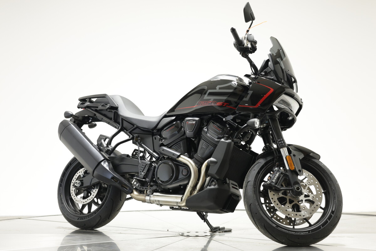 2025 Harley-Davidson RA1250ST Pan America 1250 ST in Vivid Black with 10 miles - Photo 2