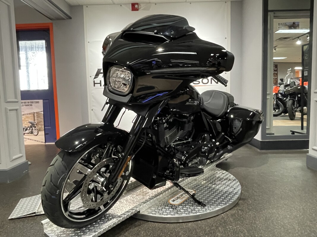 2025 Harley-Davidson Street Glide - Photo 4