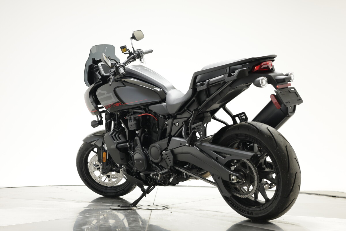 2025 Harley-Davidson RA1250ST Pan America 1250 ST in Vivid Black with 10 miles - Photo 8