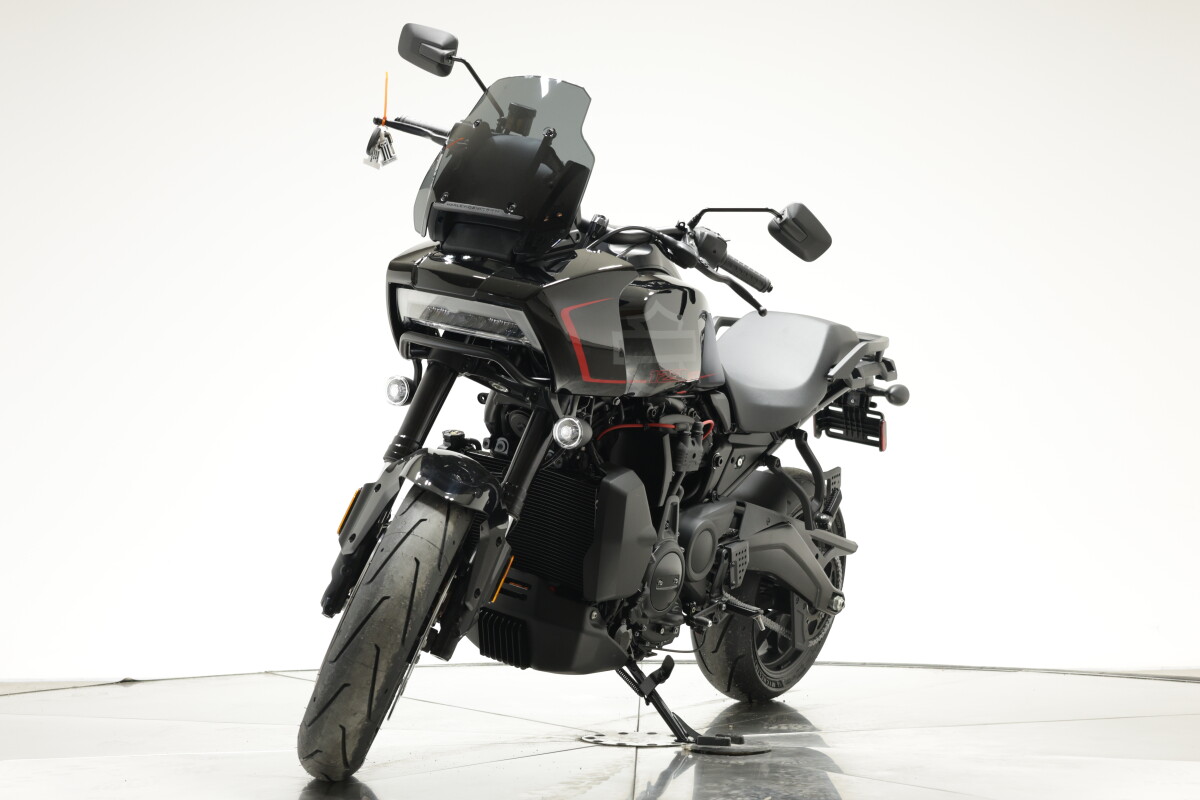 2025 Harley-Davidson RA1250ST Pan America 1250 ST in Vivid Black with 10 miles - Photo 5