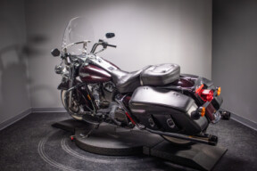 2005 Road King® Classic (FLHRCI) thumb 0