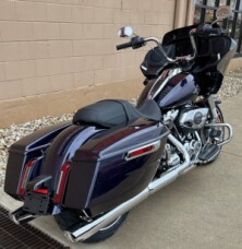2025 Harley-Davidson<sup>®</sup> Road Glide® Mystic Shift thumb 3