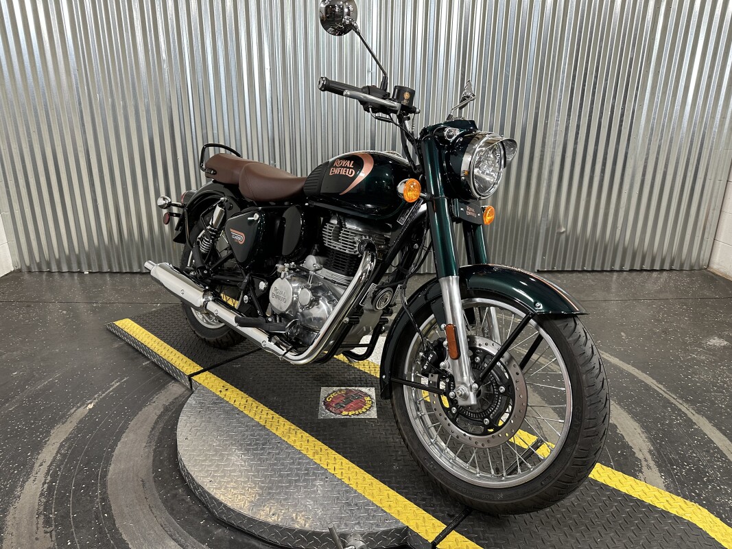 2024 Royal Enfield Classic 350 Halcyon Green - Photo 2