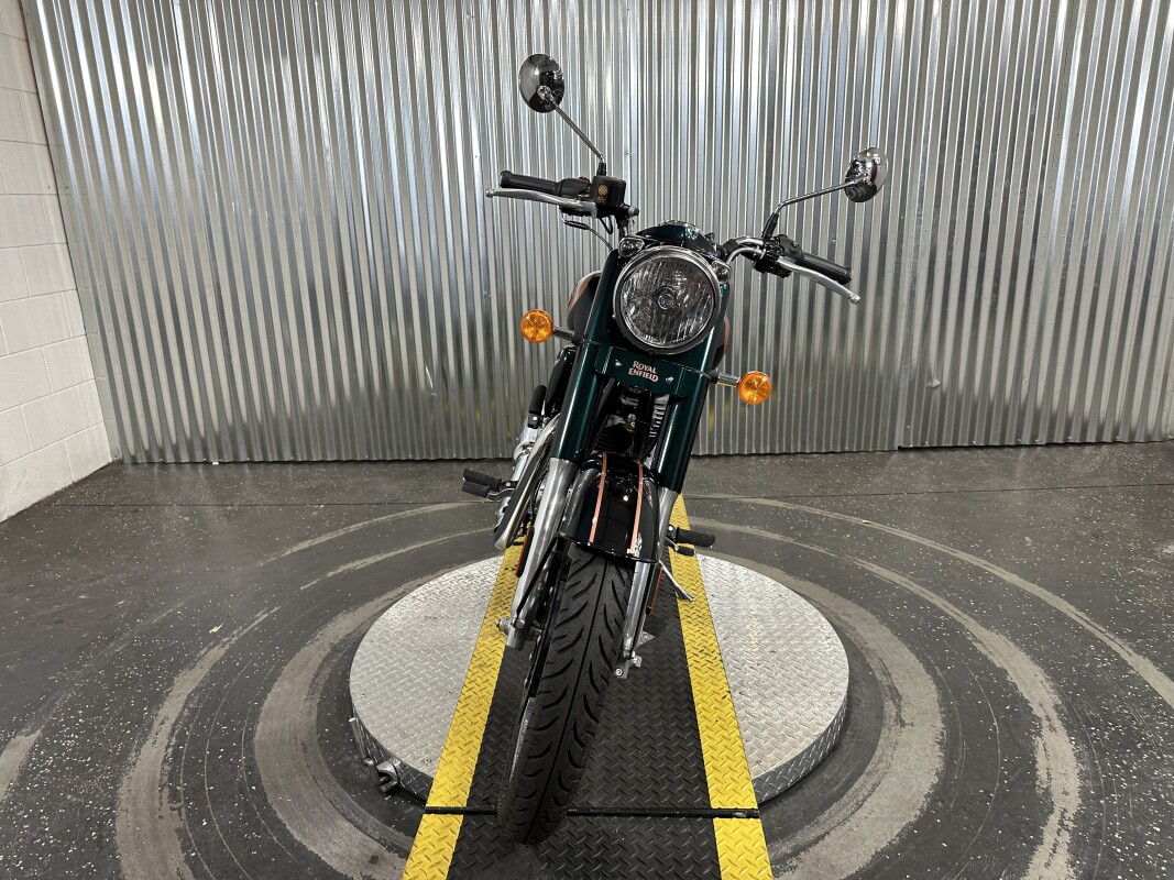 2024 Royal Enfield Classic 350 Halcyon Green - Photo 3