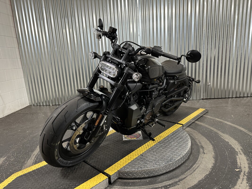 2024 Harley-Davidson Sportster S Vivid Black - Photo 4
