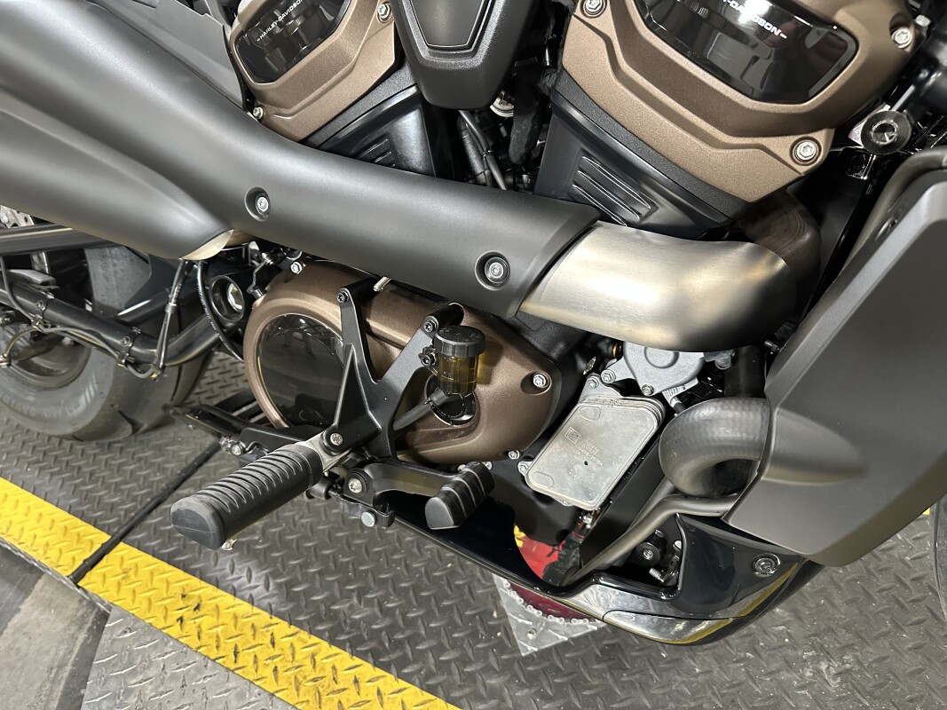 2024 Harley-Davidson Sportster S Vivid Black - Photo 10