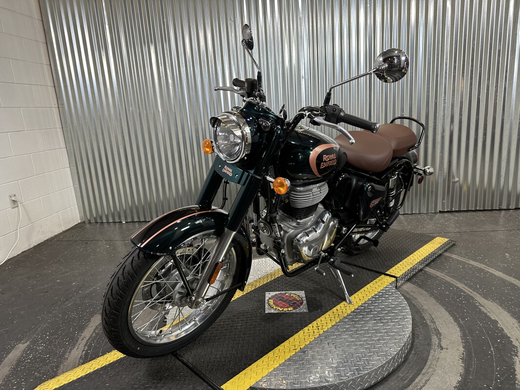 2024 Royal Enfield Classic 350 Halcyon Green - Photo 4