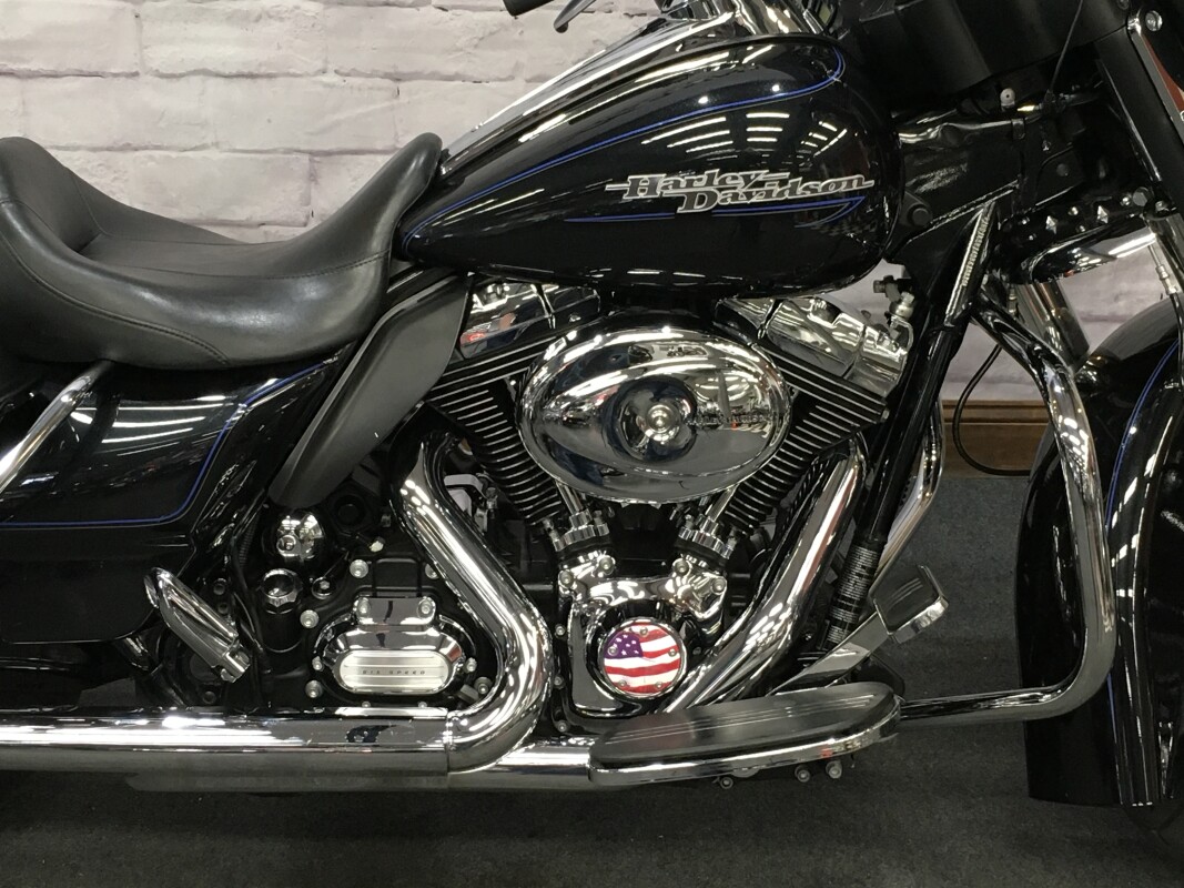 2013 Harley-Davidson Street Glide Midnight Pearl FLHX - Photo 3