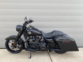 2025 Harley-Davidson<sup>®</sup> Road King<sup>®</sup> Special Vivid Black - Black Finish thumb 1