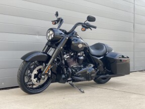 2025 Harley-Davidson<sup>®</sup> Road King<sup>®</sup> Special Vivid Black - Black Finish thumb 0