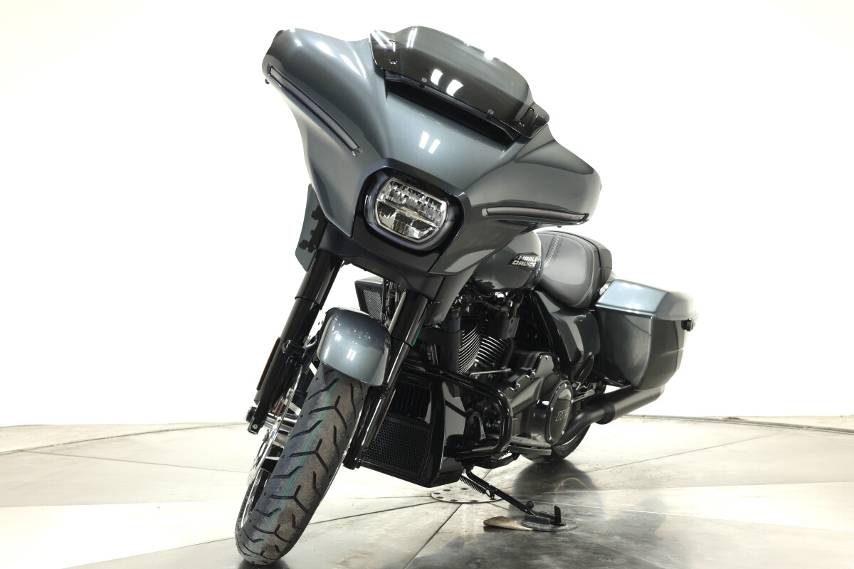 2025 Harley-Davidson FLHX Street Glide in Iron Horse Metallic - Photo 4