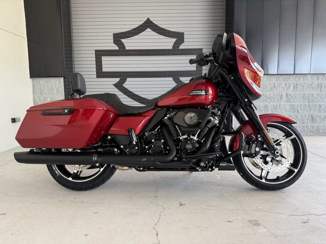 2025 Harley-Davidson<sup>®</sup> Street Glide®