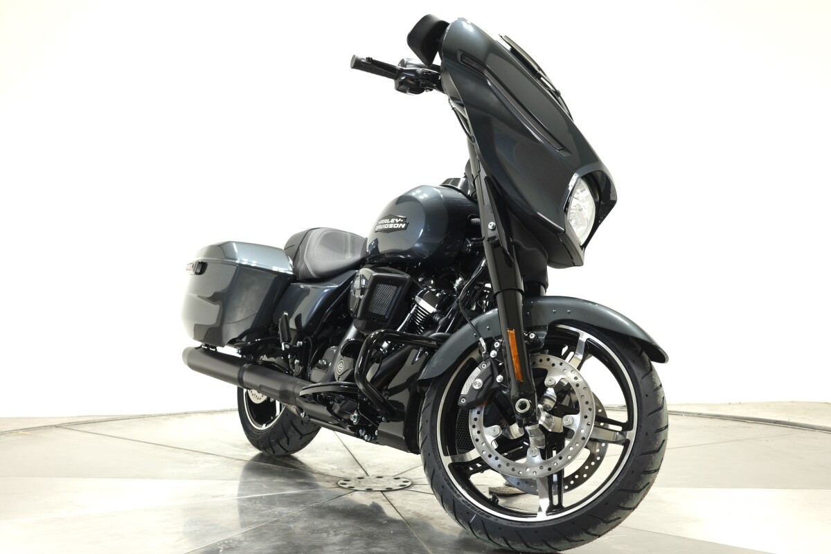 2025 Harley-Davidson FLHX Street Glide in Iron Horse Metallic - Photo 2