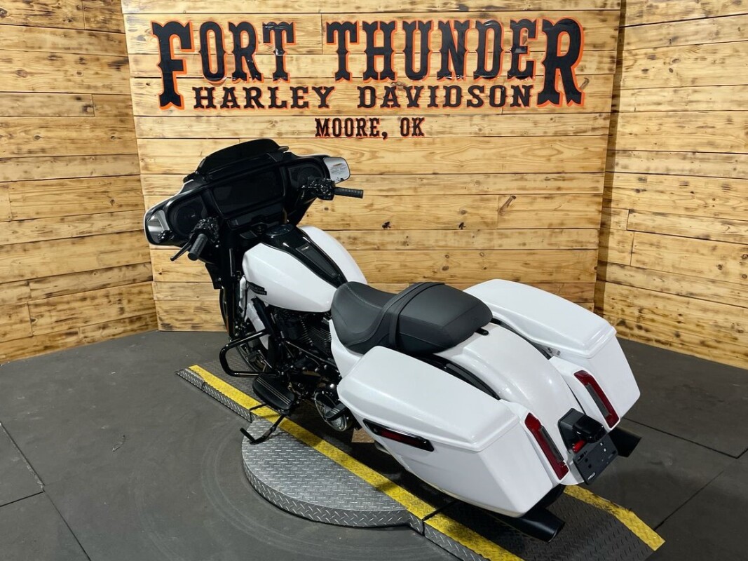 Harley-Davidson Street Glide 2025 FLHX WHITE ONYX PRL - Photo 10