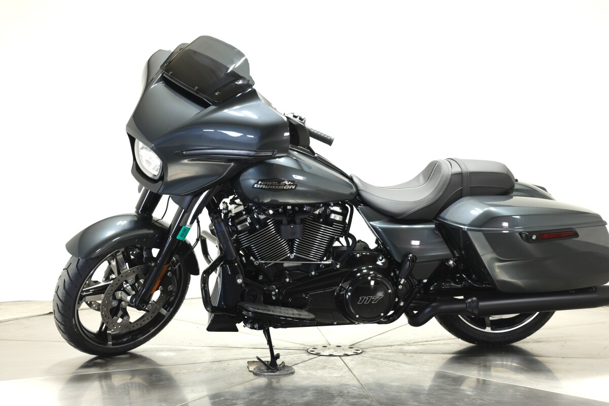 2025 Harley-Davidson FLHX Street Glide in Iron Horse Metallic - Photo 6