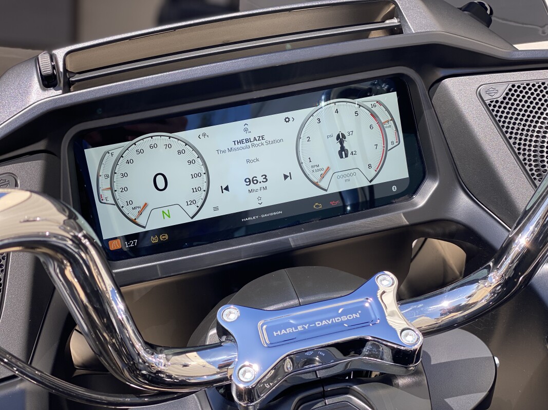 2025 Harley-Davidson Road Glide Black - Photo 10