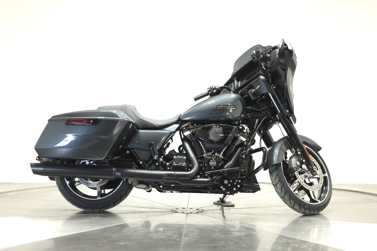 2025 Harley-Davidson FLHX Street Glide in Iron Horse Metallic