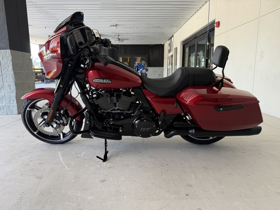 2025 Harley-Davidson Street Glide - Photo 9