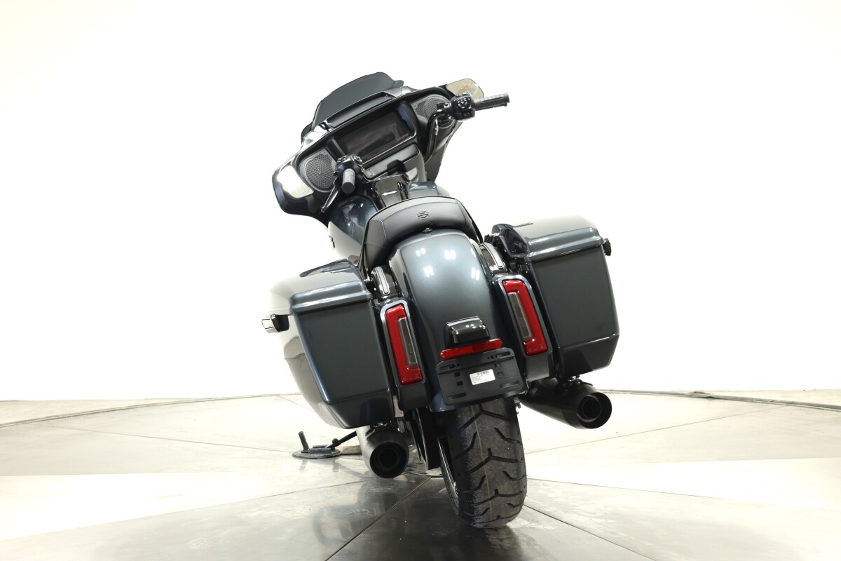 2025 Harley-Davidson FLHX Street Glide in Iron Horse Metallic - Photo 10