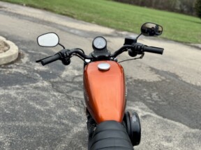 2020 Harley-Davidson<sup>®</sup> Iron 883<sup>™</sup> Scorched Orange/Silver Flux thumb 0