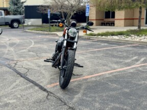 2020 Harley-Davidson<sup>®</sup> Iron 883<sup>™</sup> Scorched Orange/Silver Flux thumb 3